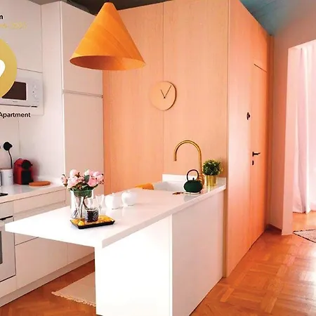 Felicity Orange * Thessaloniki