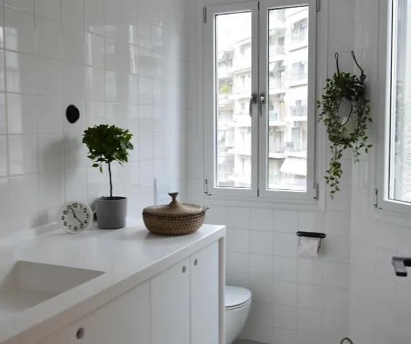 Felicity Orange Apartment